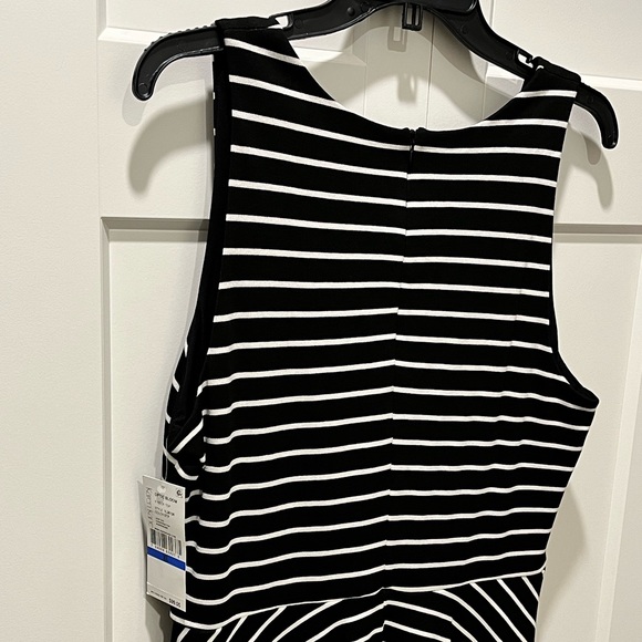 KAREN KANE NWT AUTHENTIC ‘OPTIC BLOOM’ BLACK & WHITE STRIPE SLEEVELESS BLOUSE - Picture 6 of 8